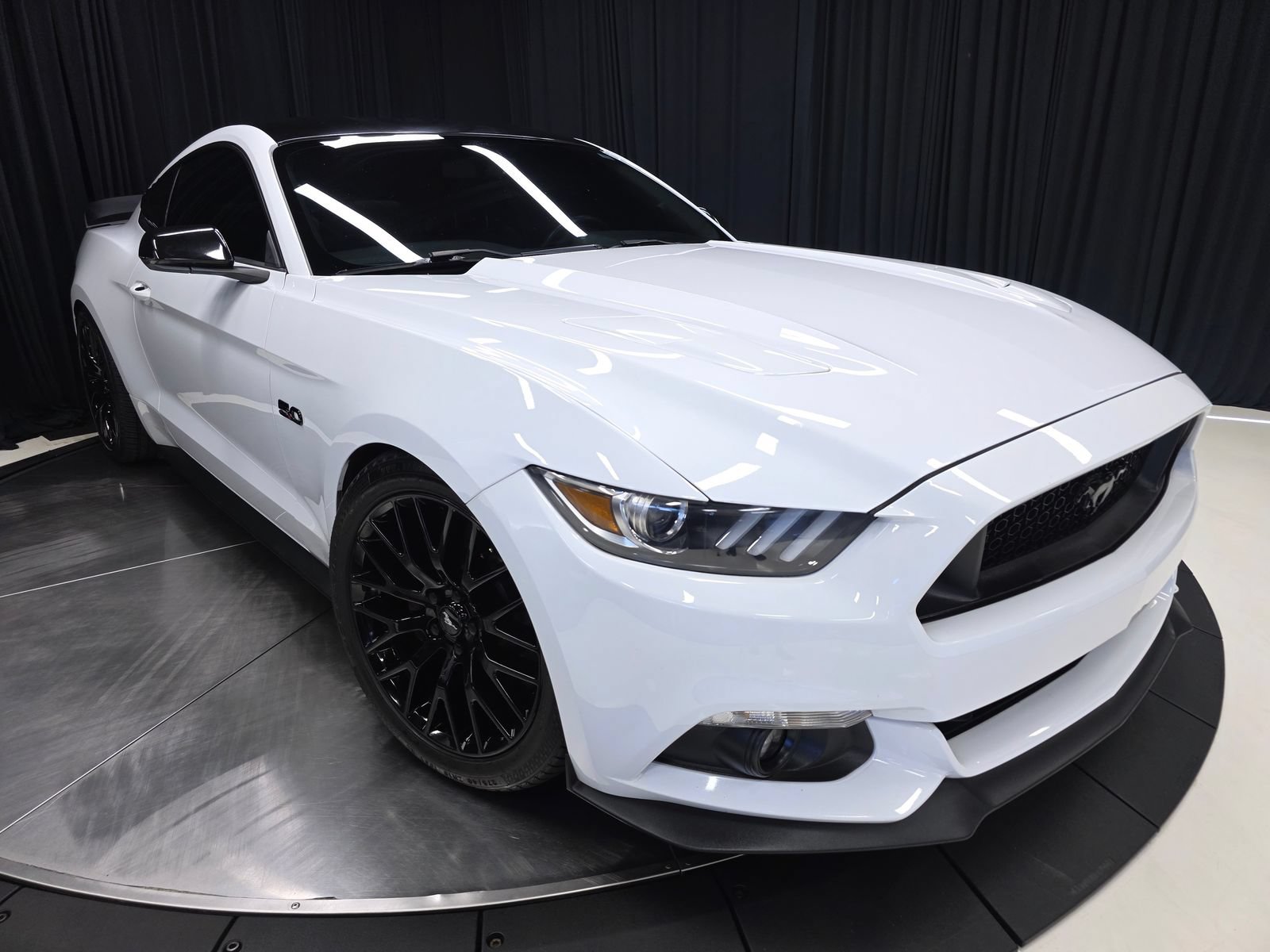 Used 2017 Ford Mustang GT Premium w/ GT Performance Package RWD image 42