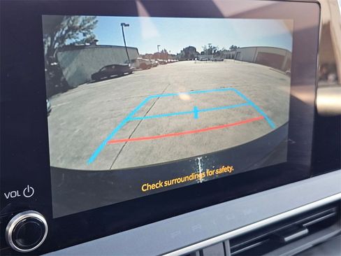 Used 2025 Toyota Prius LE image 20