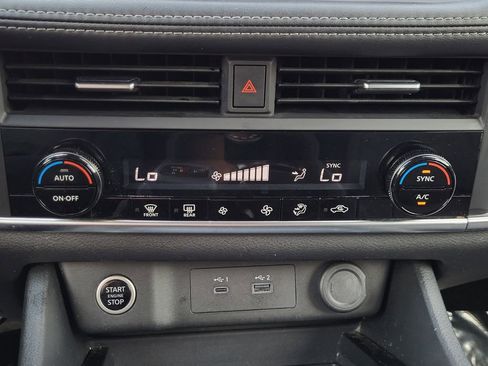 Used 2023 Nissan Rogue SV image 13