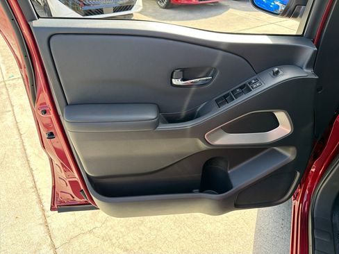 Used 2024 Nissan Frontier SV w/ SV Convenience Package image 16
