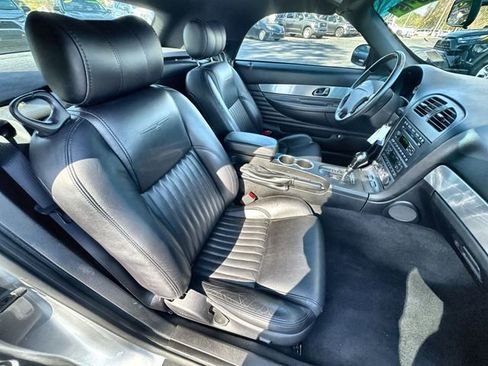 Used 2004 Ford Thunderbird image 29