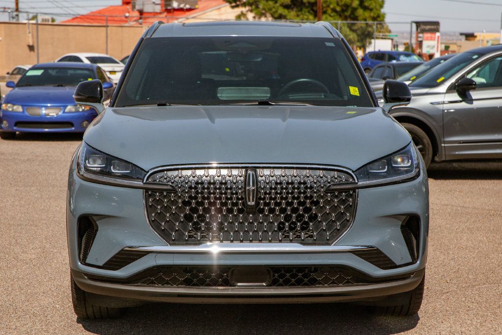 Used 2025 Lincoln Aviator Reserve w/ Equipment Group 201A AWD/4WD image 3