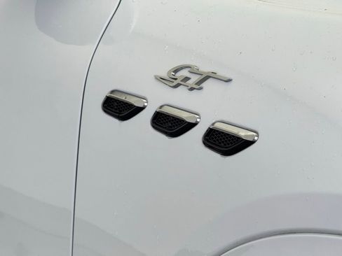 Used 2024 Maserati Grecale GT image 39