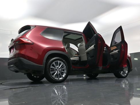 Used 2024 Toyota Grand Highlander AWD image 20