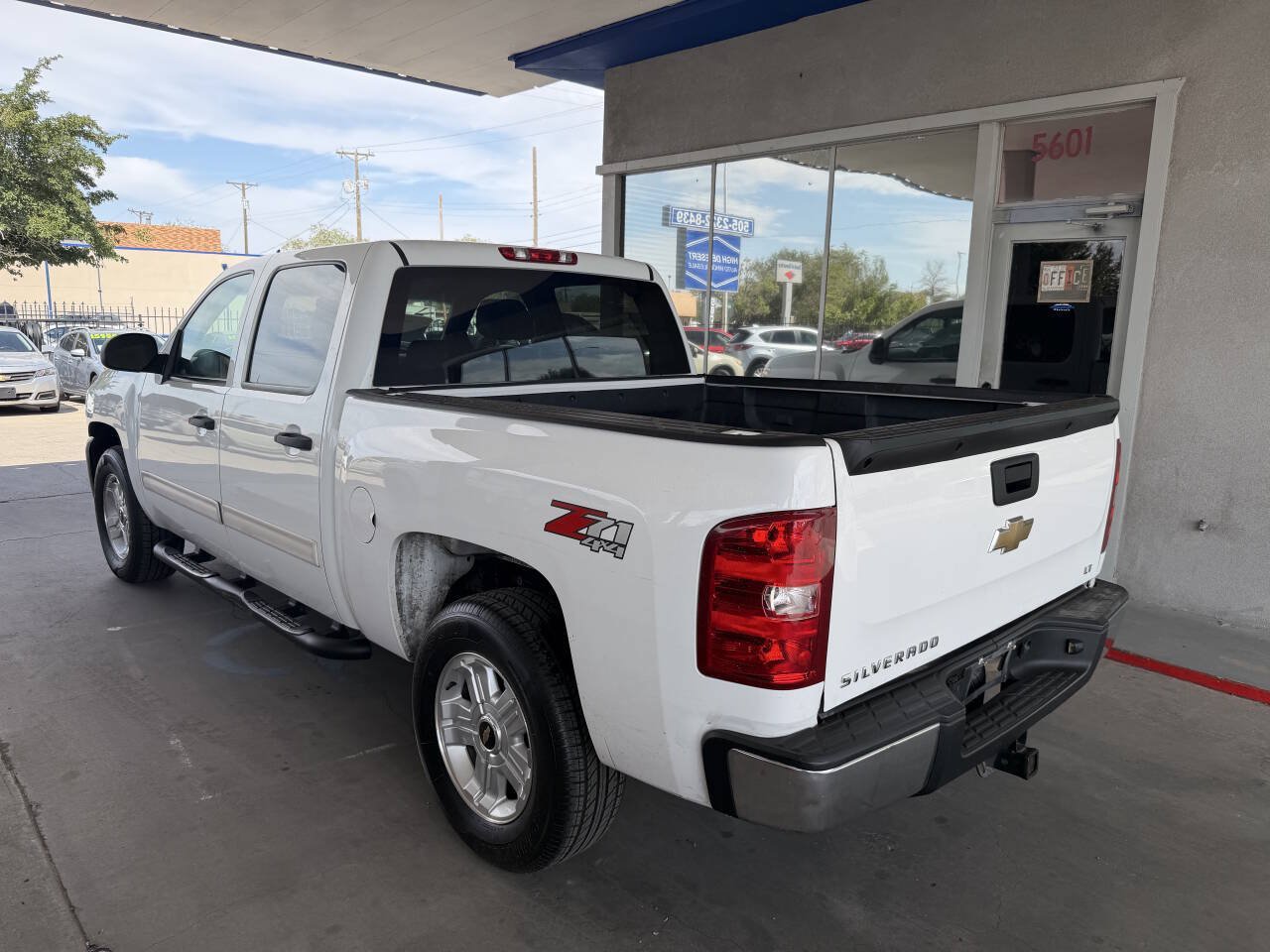 Used 2009 Chevrolet Silverado 1500 LT w/ Power Pack Plus AWD/4WD image 4