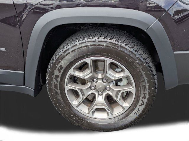 Used 2021 Jeep Cherokee Trailhawk AWD/4WD image 10