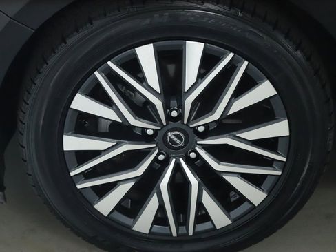 Used 2025 Nissan Altima 2.5 SV FWD image 36