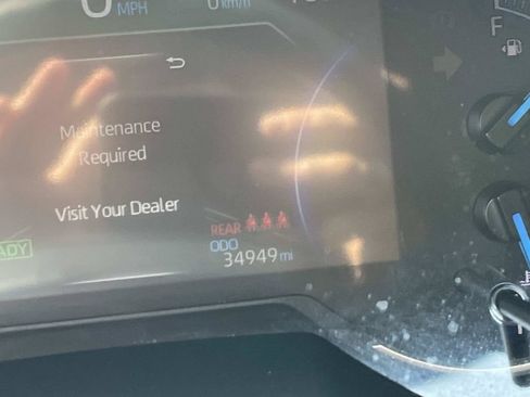 Used 2025 Toyota RAV4 LE AWD/4WD image 28
