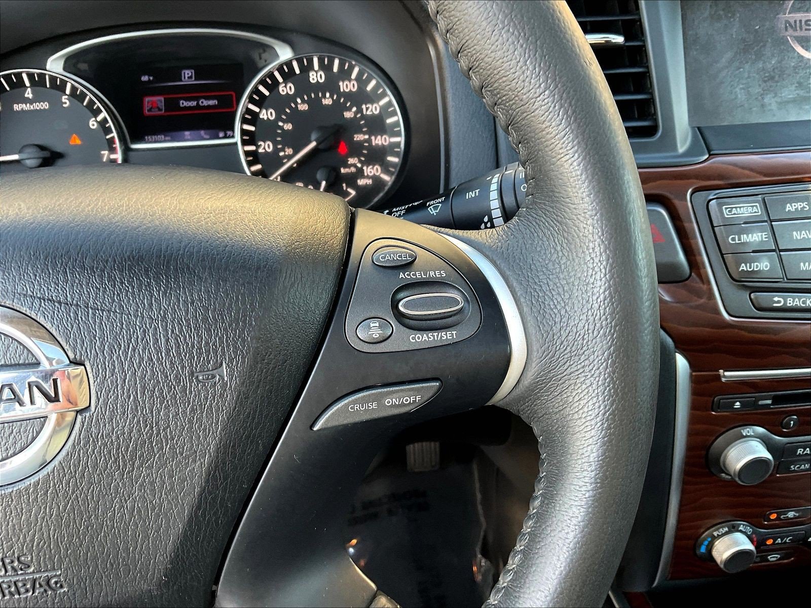 Used 2017 Nissan Pathfinder Platinum w/ Family Entertainment Package FWD image 14