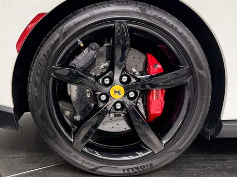 Used 2020 Ferrari Portofino RWD image 28