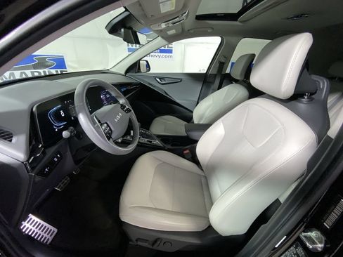 Used 2024 Kia Niro EX Touring FWD image 25