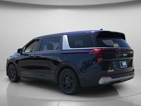 Used 2025 Kia Carnival FWD image 6