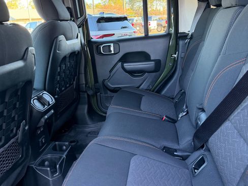 Used 2023 Jeep Gladiator Mojave w/ Cold Weather Group image 11