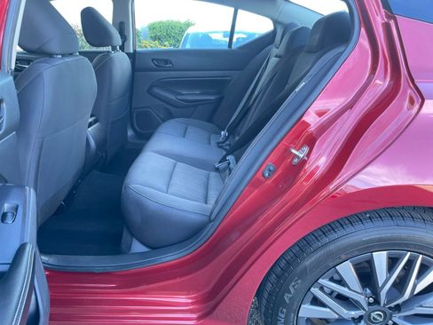 Used 2025 Nissan Altima 2.5 SV image 38