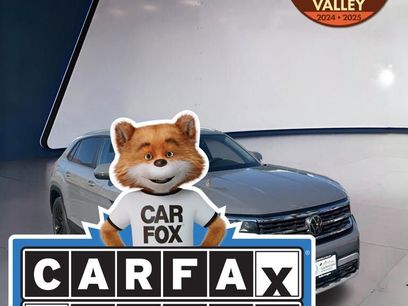 Used 2022 Volkswagen Atlas Cross Sport SE w/ Panoramic Sunroof Package