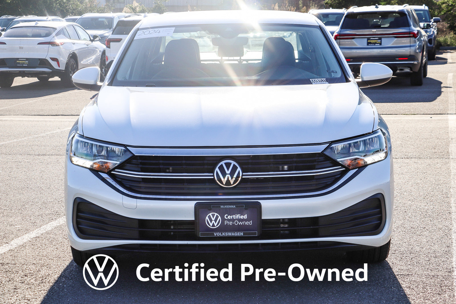 Used 2024 Volkswagen Jetta SE FWD image 3