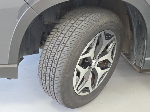 Used 2020 Subaru Forester Premium AWD/4WD image 33