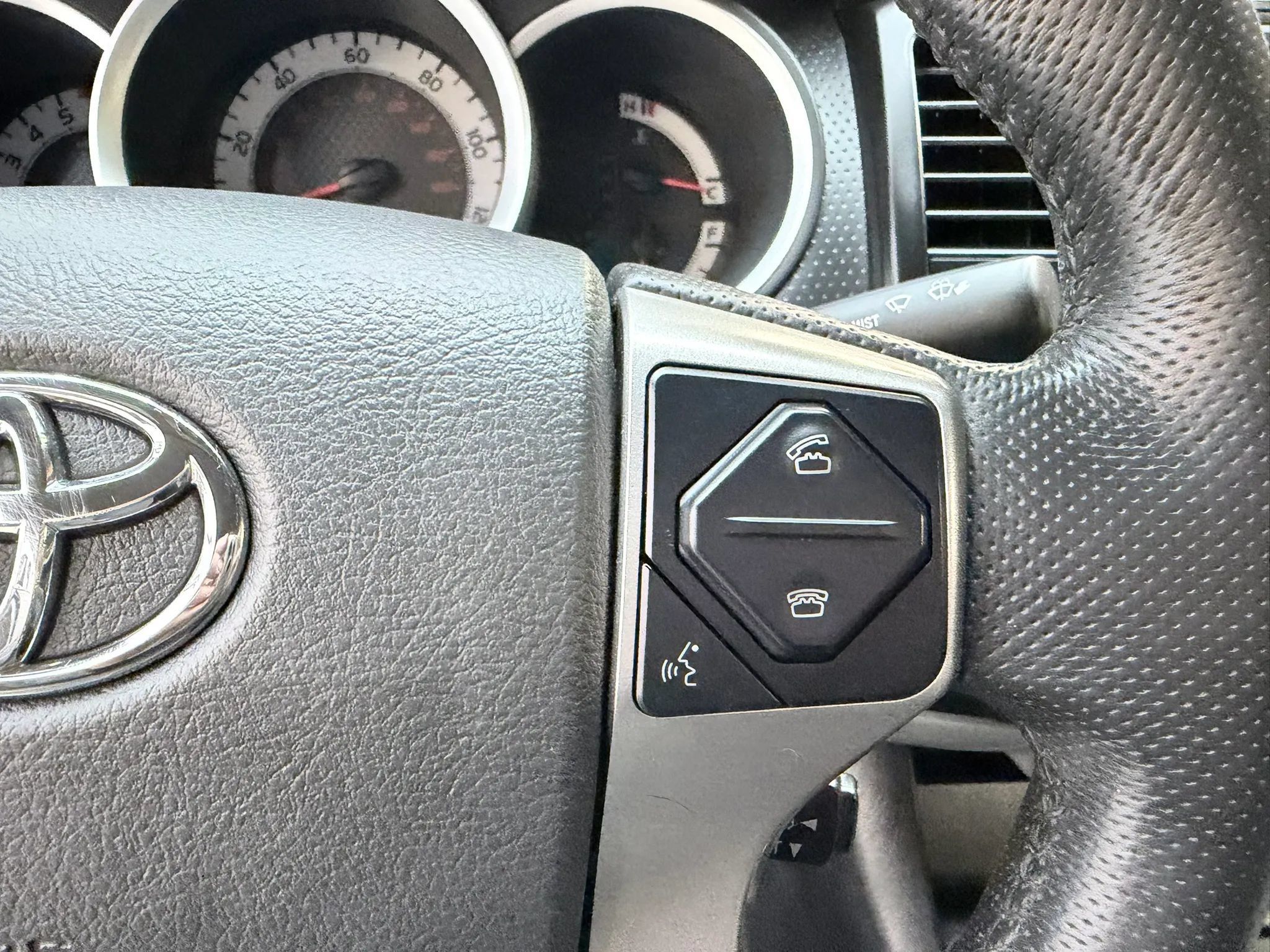 Used 2015 Toyota Tacoma 4x4 Access Cab V6 image 13