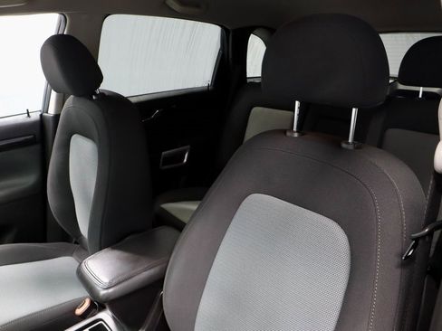 Used 2014 Chevrolet Captiva Sport LS image 25