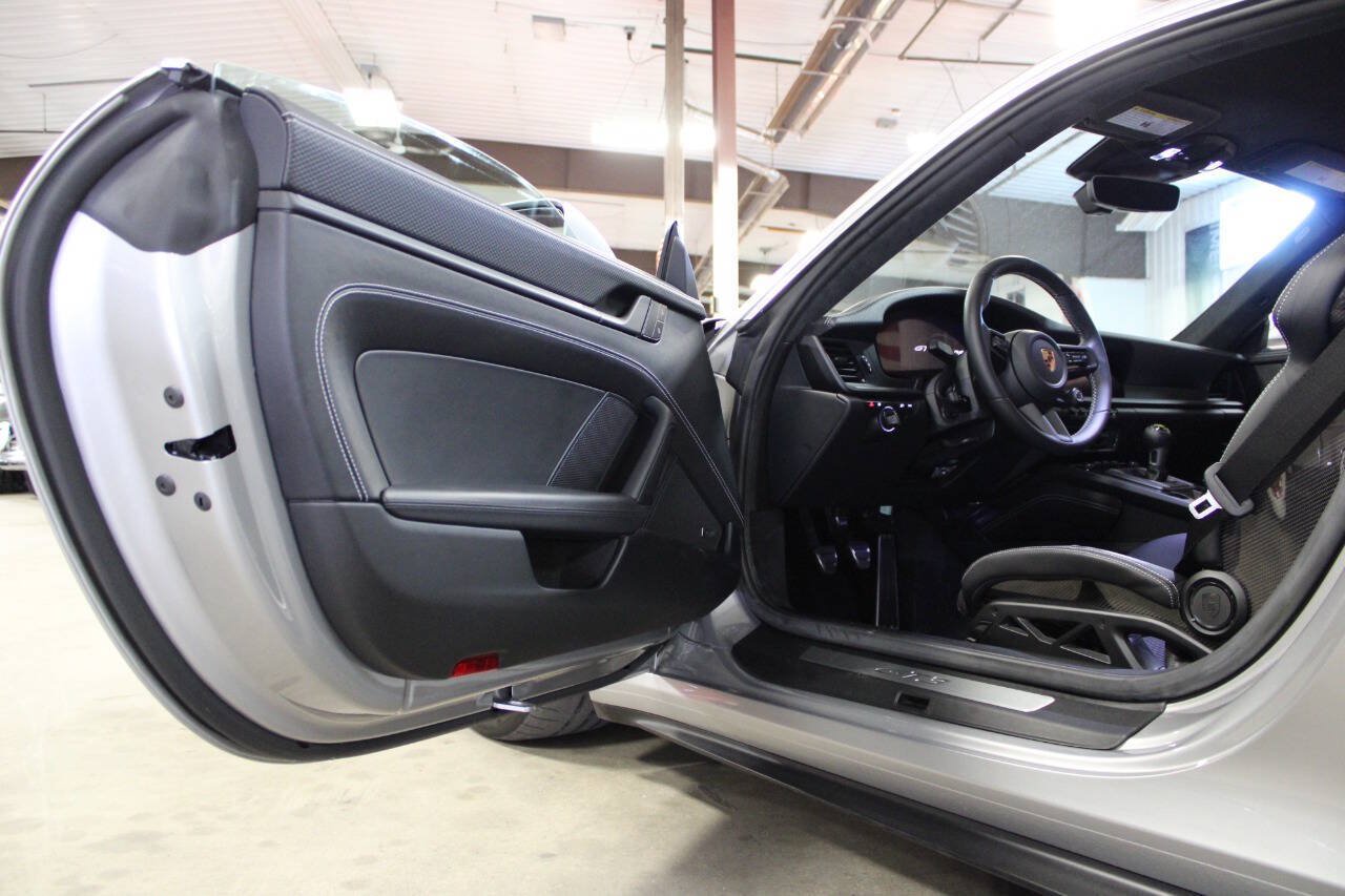 Used 2026 Porsche 911 GT3 RWD image 30