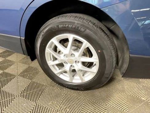 Used 2024 Chevrolet Equinox LT FWD image 19