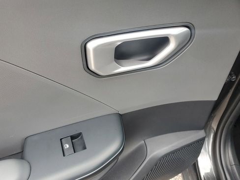 Used 2025 Kia K4 FWD image 32