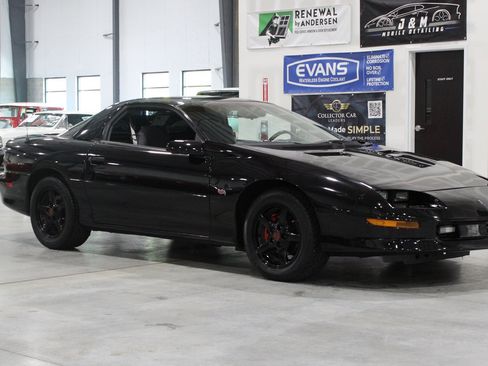 Used 1995 Chevrolet Camaro Z28 RWD image 26