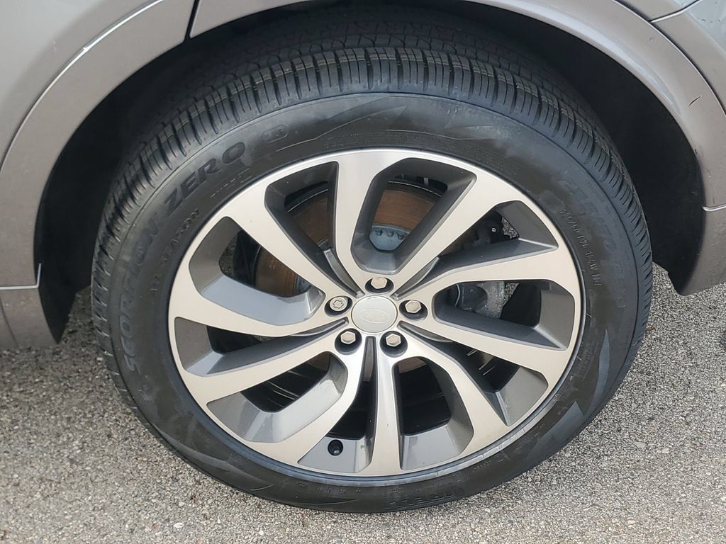 Used 2023 Land Rover Discovery Sport S R-Dynamic AWD/4WD image 6