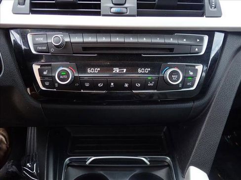 Used 2017 BMW 320i xDrive Sedan AWD/4WD image 19