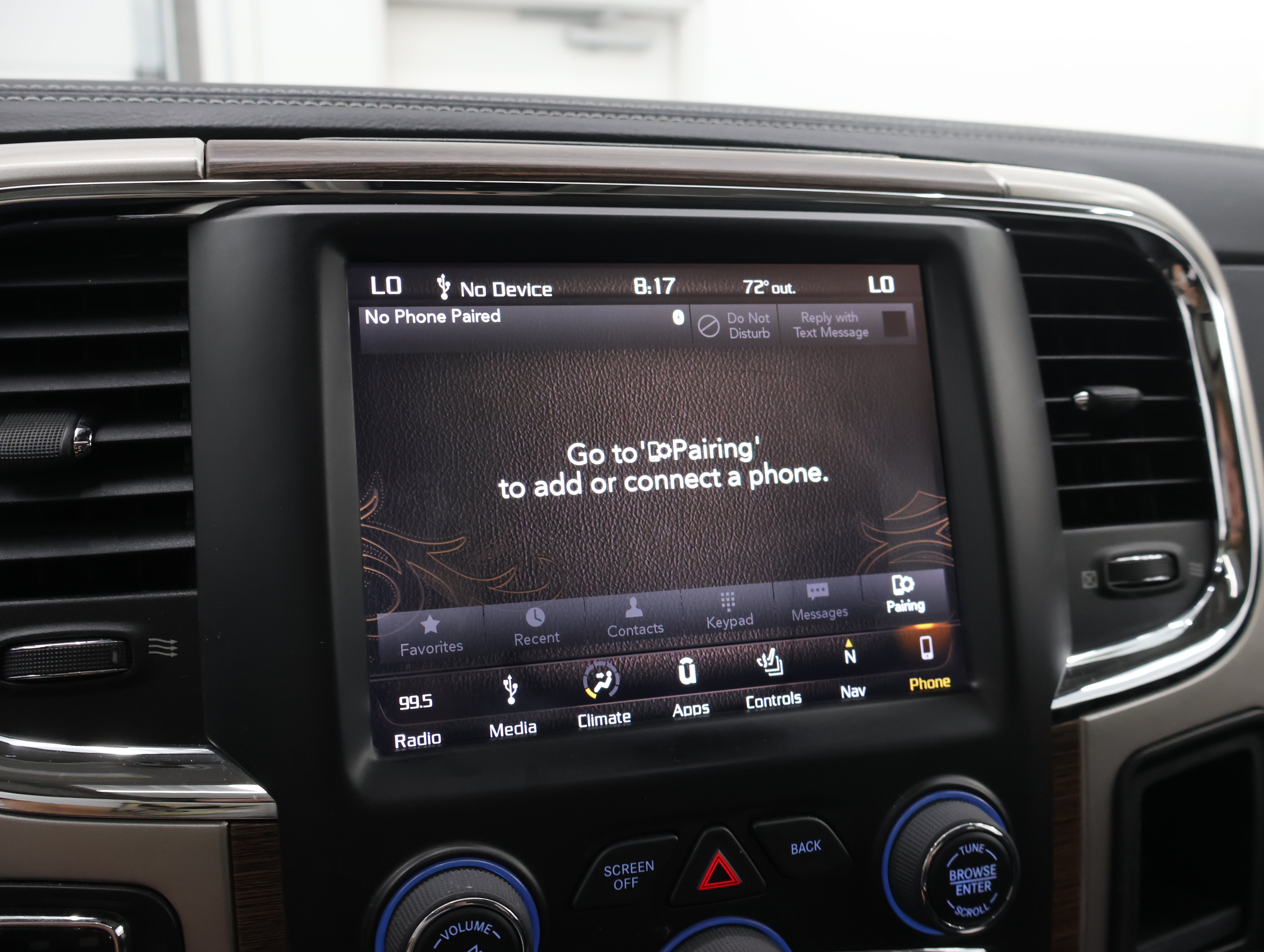 Used 2018 RAM 1500 Laramie w/ Convenience Group AWD/4WD image 60