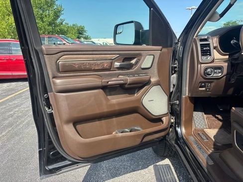 Used 2025 RAM 1500 Limited AWD/4WD image 14