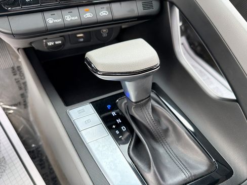 Used 2024 Hyundai Elantra SEL FWD image 22