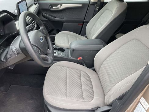 Certified 2020 Ford Escape SE image 13