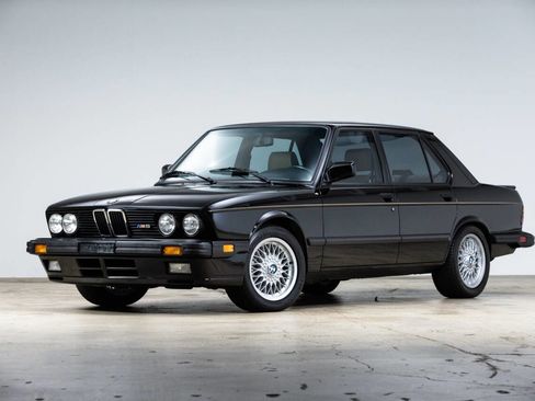 Used 1988 BMW M5 image 1