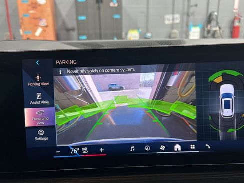 Used 2025 BMW X5 xDrive50e image 16