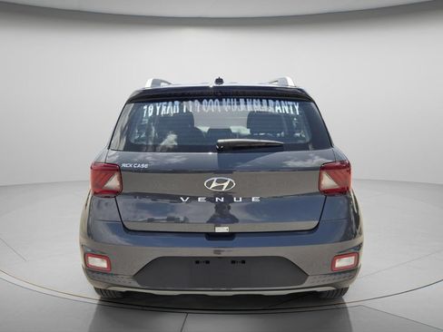Certified 2025 Hyundai Venue Limited FWD image 6