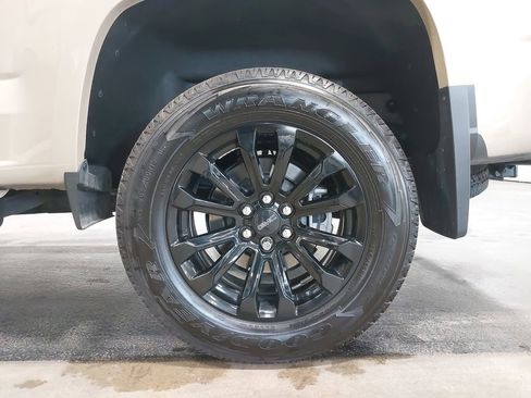 Used 2022 GMC Canyon Elevation image 32