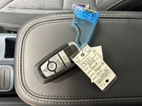 New 2025 Ford Maverick XLT w/ XLT Luxury Package image 32