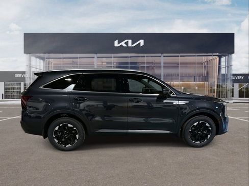 New 2026 Kia Sorento S image 9