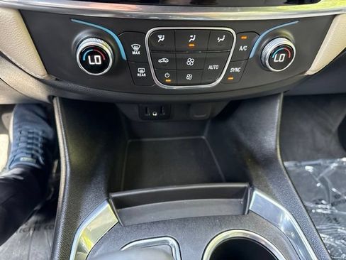 Used 2022 Chevrolet Traverse LS w/ Midnight/Sport Edition FWD image 28