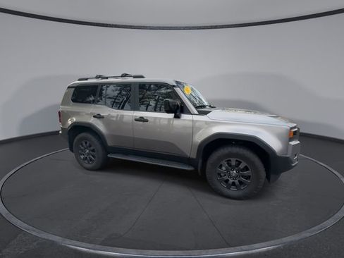 Used 2025 Toyota Land Cruiser image 3
