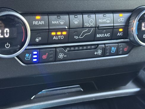 Used 2021 Ford Expedition XLT AWD/4WD image 26