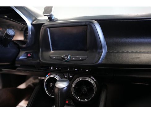 Used 2018 Chevrolet Camaro LT RWD image 17