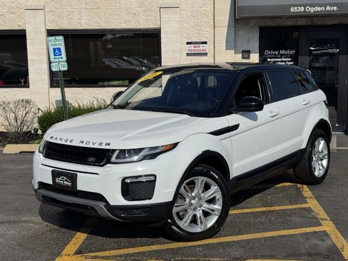 Used 2018 Land Rover Range Rover Evoque SE image 2