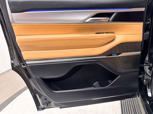 Used 2022 Jeep Grand Wagoneer Series III w/ Flexible Seating Group image 34