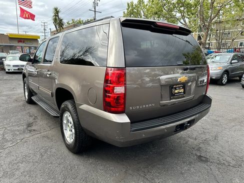 Used 2012 Chevrolet Suburban LT w/ Luxury Package image 7