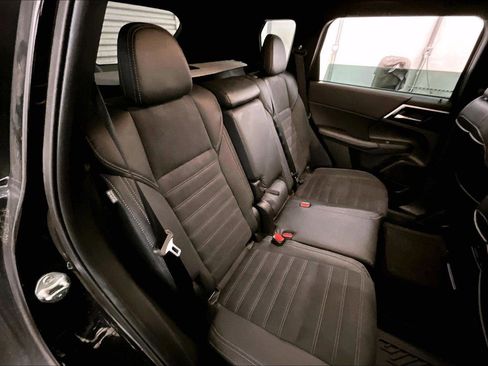 Used 2023 Mitsubishi Outlander SE Black Edition image 26