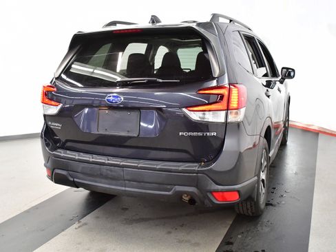 Used 2019 Subaru Forester Premium w/ All-Weather Package image 8