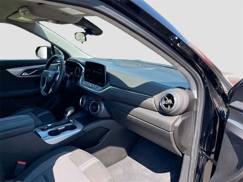 Used 2025 Chevrolet Blazer LT image 28