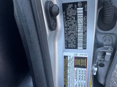 Used 2017 Toyota Camry SE FWD image 19
